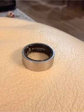 Ultrahuman ring & charger size 7